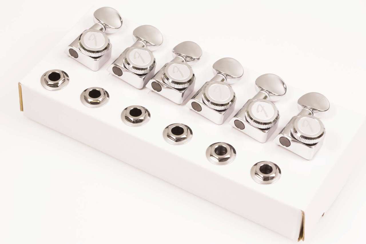 Fender Strat Tele 2 pin chrome locking tuners, Round button 099